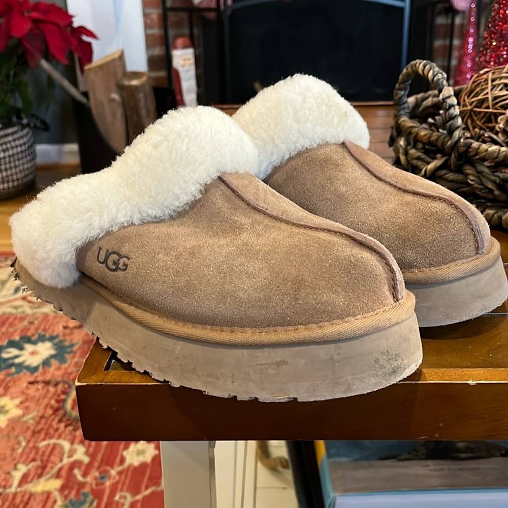 UGG
Disquette Platform Chestnut